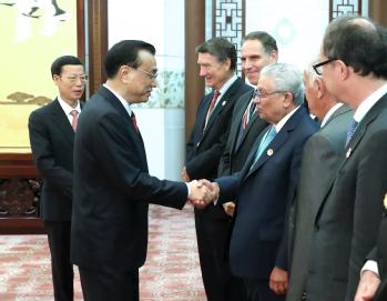 Professor Lord Bhattacharyya met with Premier Li Keqiang, Premier of the State Councilof bChina