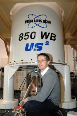 Dr Steven Brown, University of Warwick. with the 850 Mhz NMR